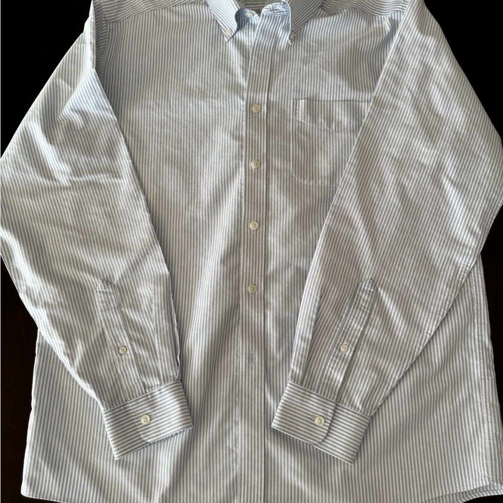 L.L. Bean Men’s Blue & White Button-Down Shirt- Traditional Fit - Picture 4 of 8
